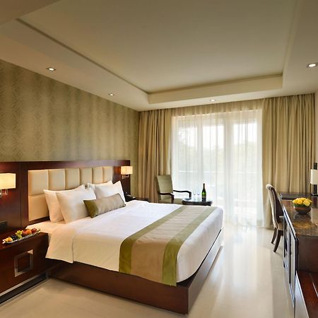 Acacia Goa Hotel Sinquerim Bagian luar foto
