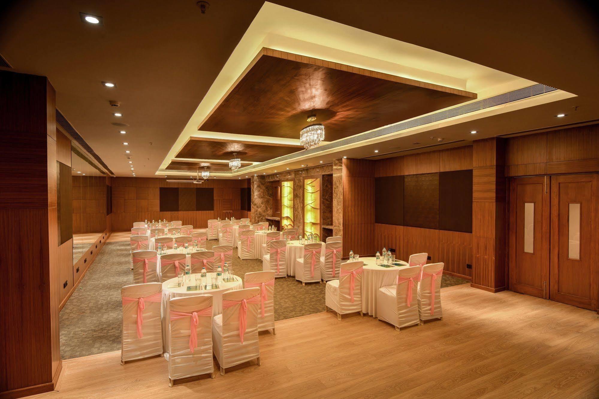 Acacia Goa Hotel Sinquerim Bagian luar foto