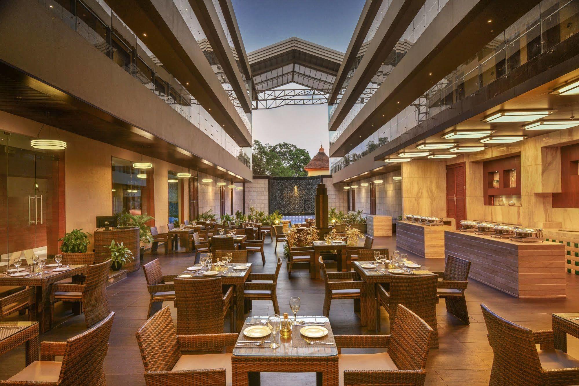 Acacia Goa Hotel Sinquerim Bagian luar foto